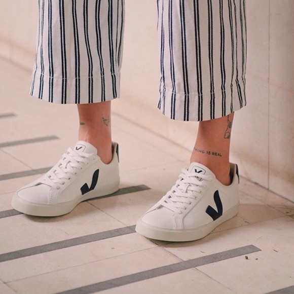 veja esplar leather sneaker